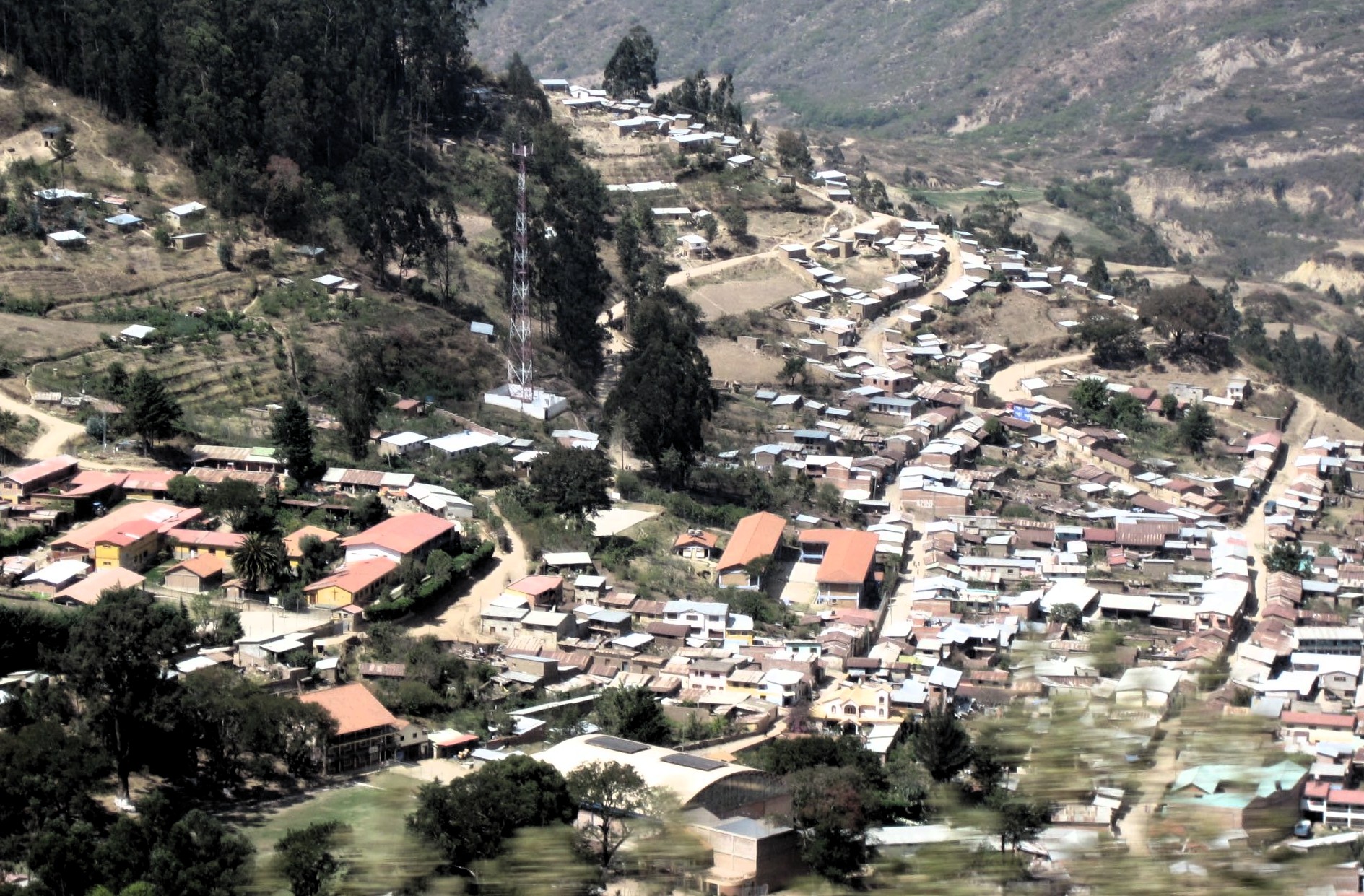 Travesía Coroico - Cochabamba, ruta Cahuata - Morocha, ciudad de Independencia.