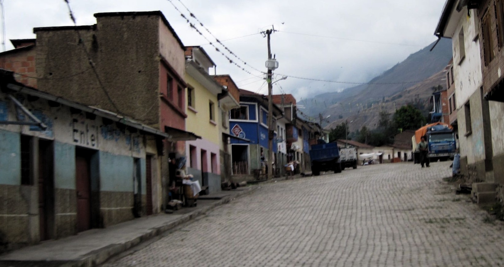 Travesía Coroico - Cochabamba, ruta Cajuata - Morochata, comunidad de Licoma.