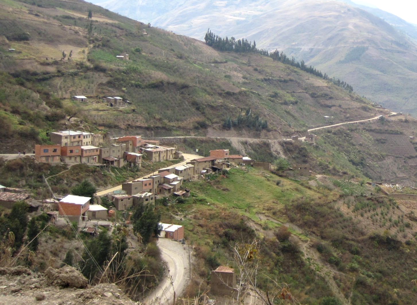 Travesía Coroico - Cochabamba, ruta Cajuata - Morochata, Sita, cruce Inquisivi (abajo) y río Sacambaya (derecha)