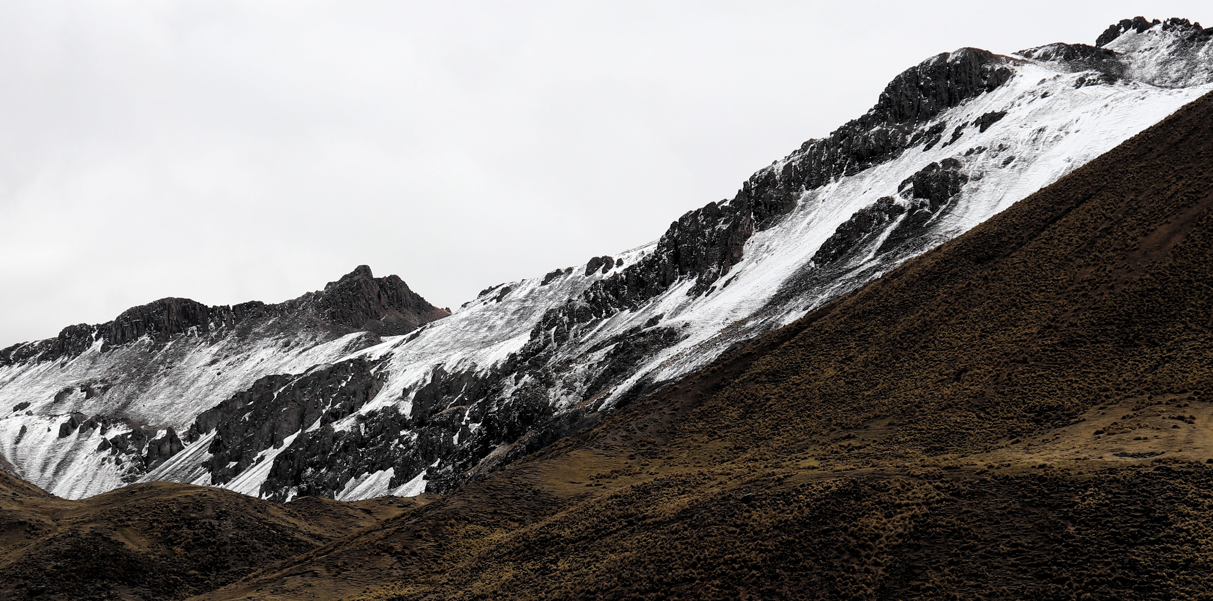 Travesía Cusco - Rancho Grande, nevado del cerro Antara-2, cerca de la Abra Apacheta