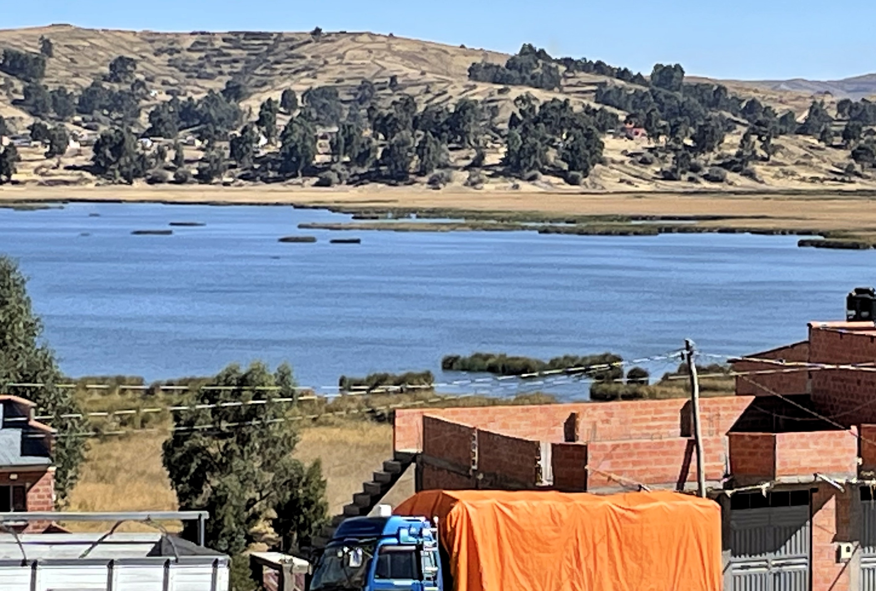 Travesía Achumani - Cusco, lago Titicaca, Kasani, frontera entre Bolivia y Perú.