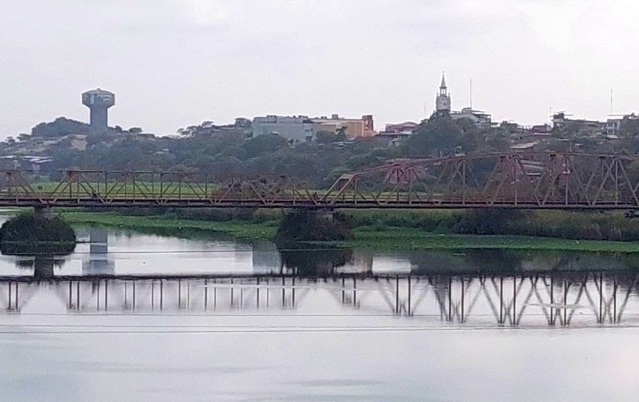Ruta Tumbes - Rumichaca, puente sobre el río Tumbes.